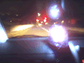 夜道で回転灯点灯の恥ずかしカー